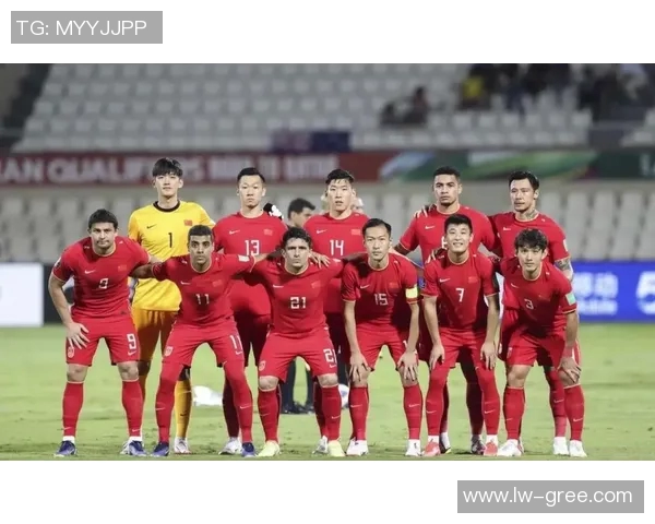 央视亚洲杯中国队迎战强敌全力争胜展现足球魅力与团结精神